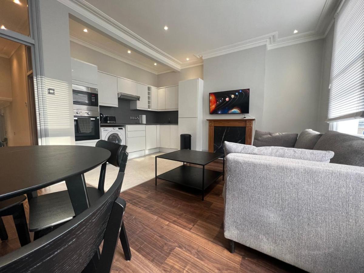 Lovely 2-Bedroom Victorian Flats Лондон Екстериор снимка