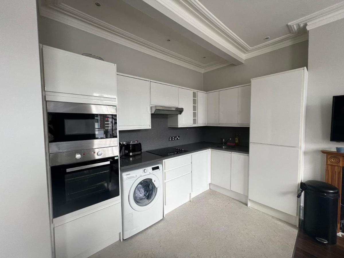 Lovely 2-Bedroom Victorian Flats Лондон Екстериор снимка