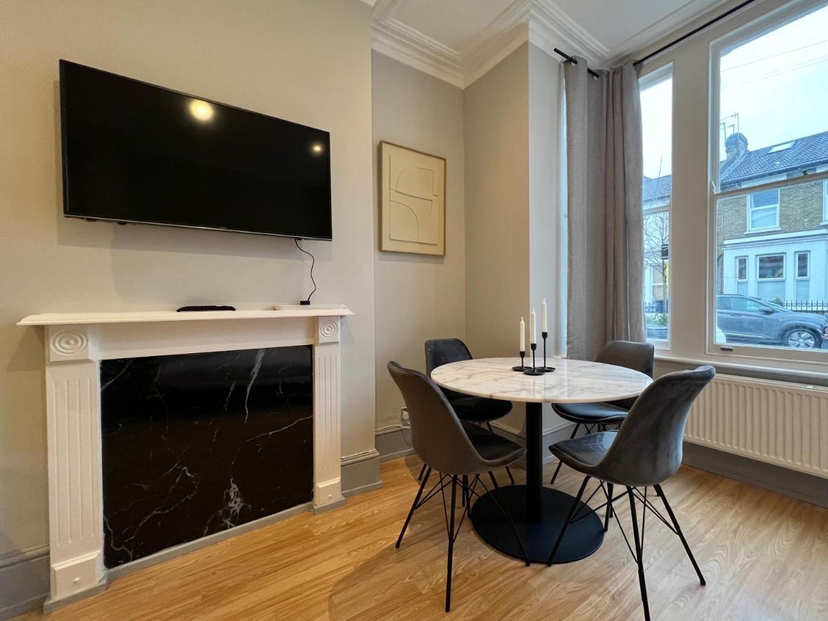 Lovely 2-Bedroom Victorian Flats Лондон Екстериор снимка