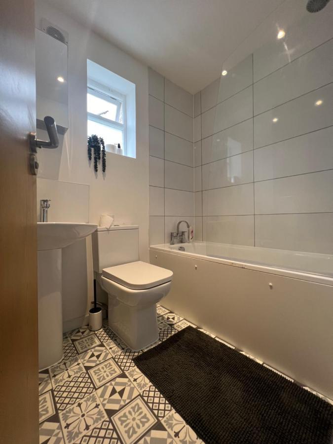 Lovely 2-Bedroom Victorian Flats Лондон Екстериор снимка